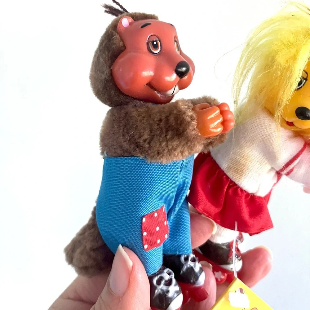 Vintage 80’s Get Along Gang beaver & dog clip hugger plush figures set of 2